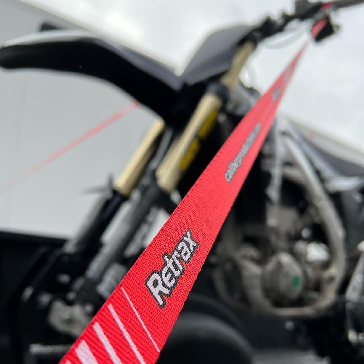 Retrax 6' retractable ratchet straps pair for universal fit