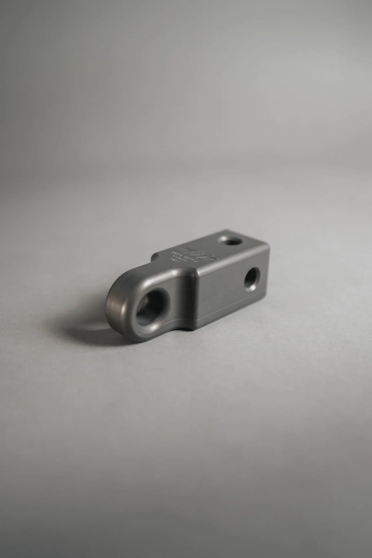 Heavy-duty offroad recovery hitch point for overlanding and expedition vehicles