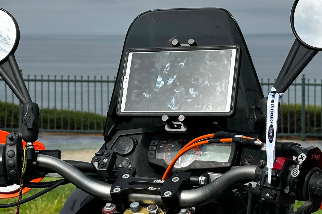 Hondo Garage Big Squeeze Tablet Mount