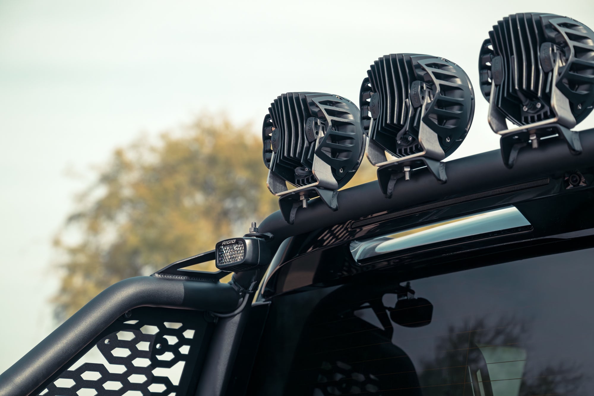 Rivian-R1T-Chase-Rack-Honycomb-Installed-17 - NVMOS