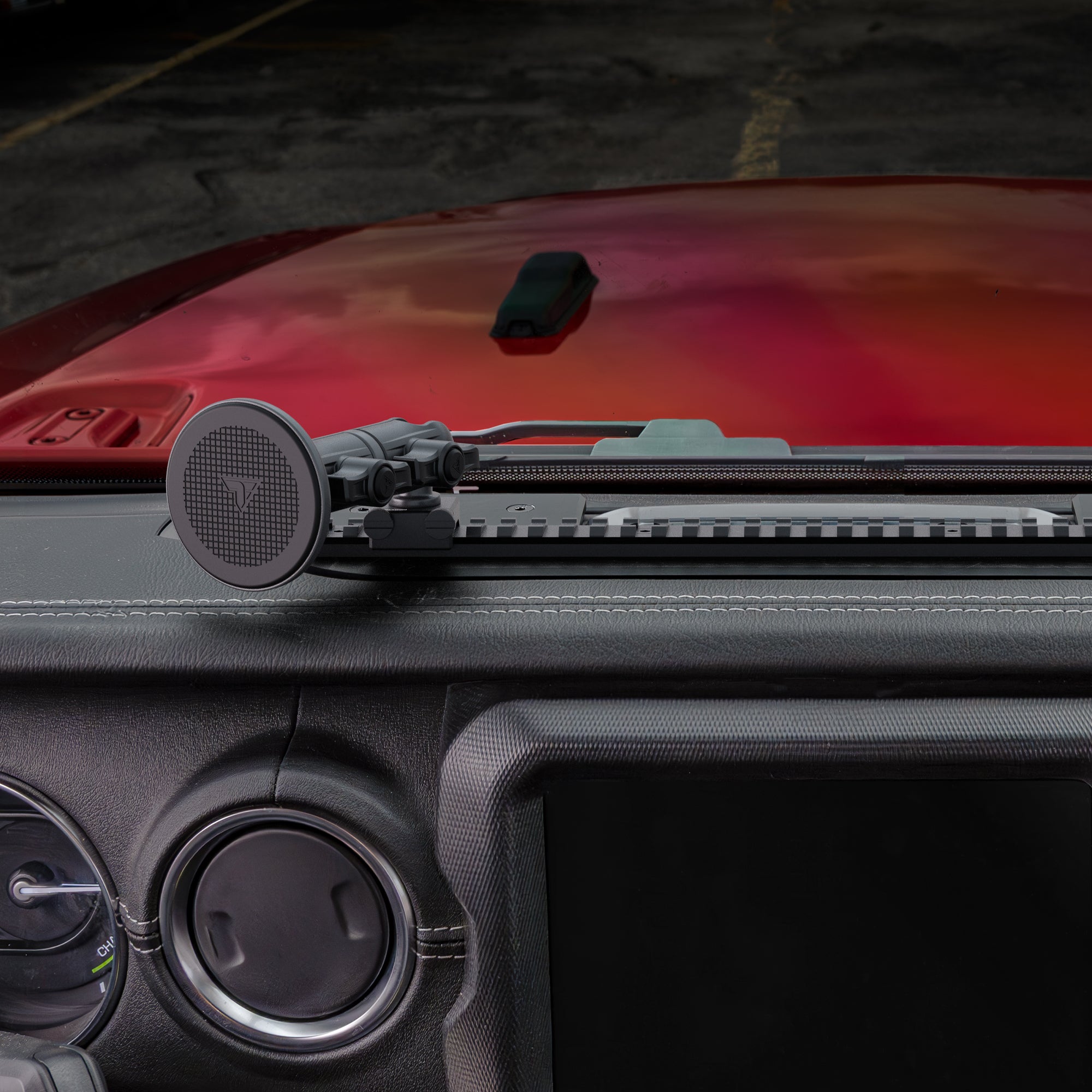 SLIDE_AS16-11MG4_AMZ-Lifestyle - NVMOS