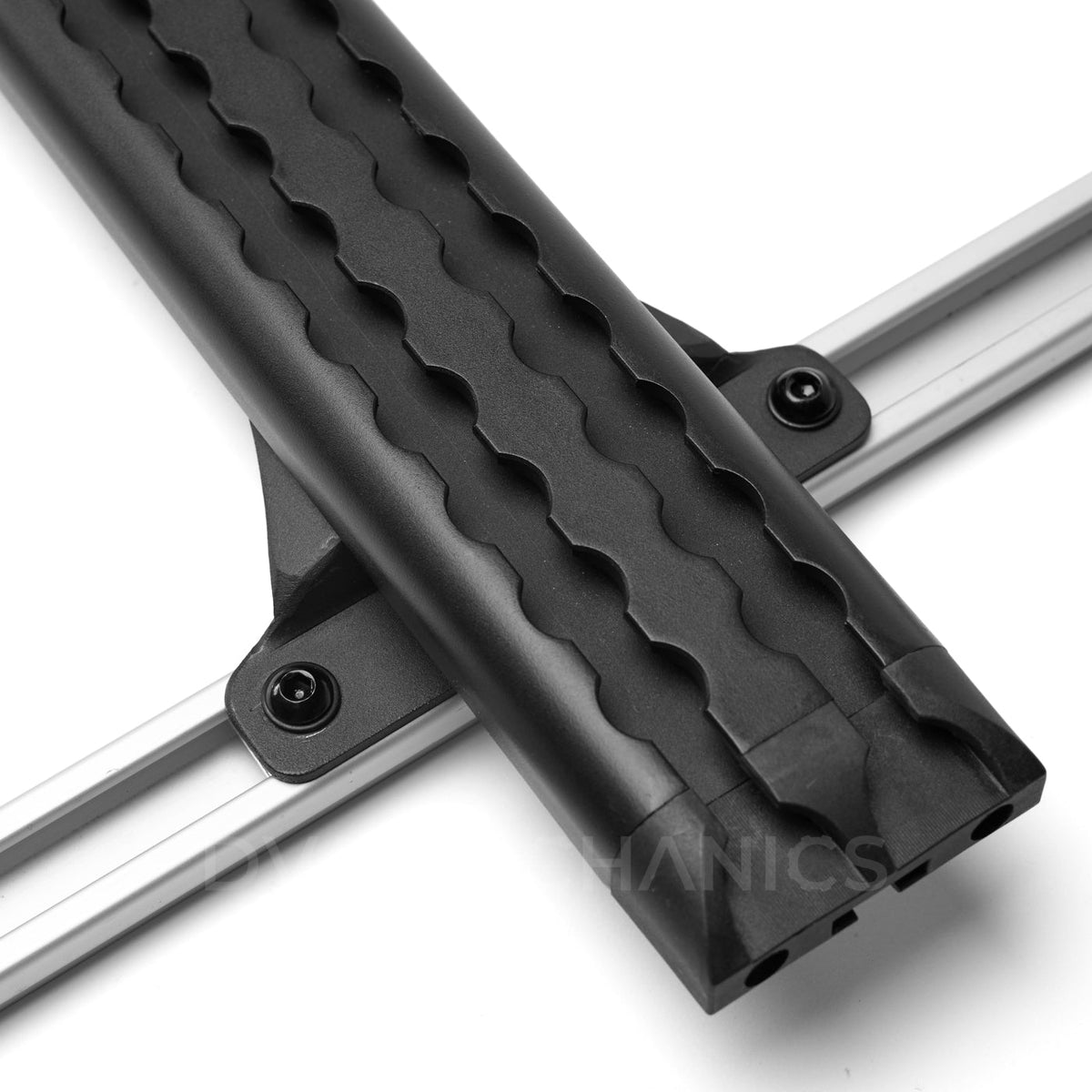 3 mm low-profile universal track sliders with M8 bolts and washers