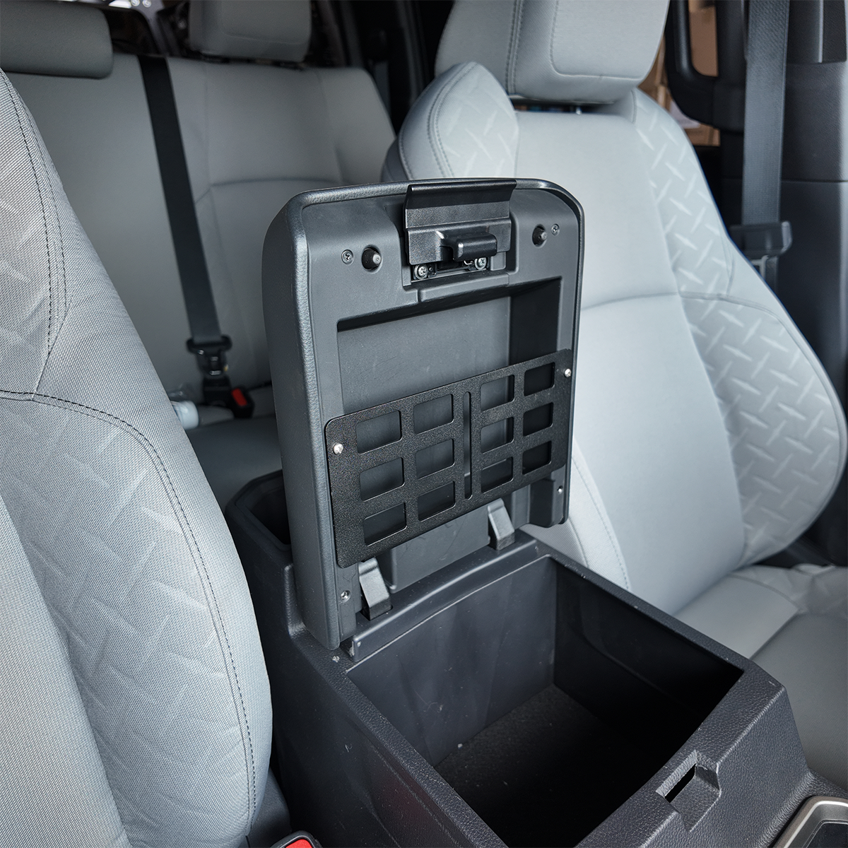 Tacoma-2024-center-console-MOLE-06 - NVMOS