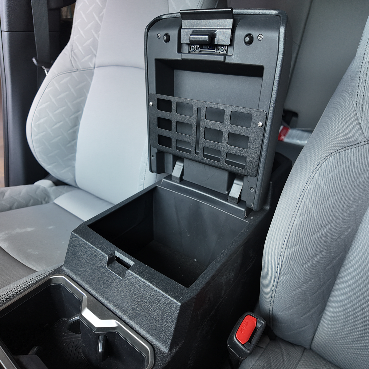 Tacoma-2024-center-console-MOLE-08 - NVMOS