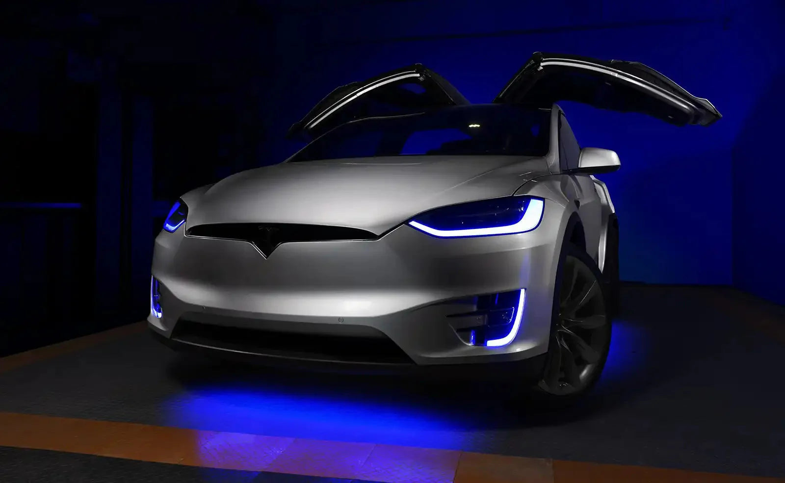 TeslaModelX_Blue_1copy_2f8e0691-23e7-4012-bfbd-928bbdc37bd6 - NVMOS