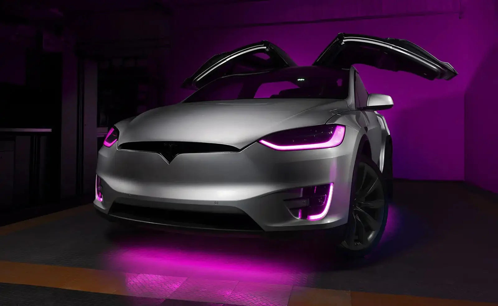 TeslaModelX_Pink_1copy_3cd11f2f-d858-4c1e-b93c-127b76453812 - NVMOS