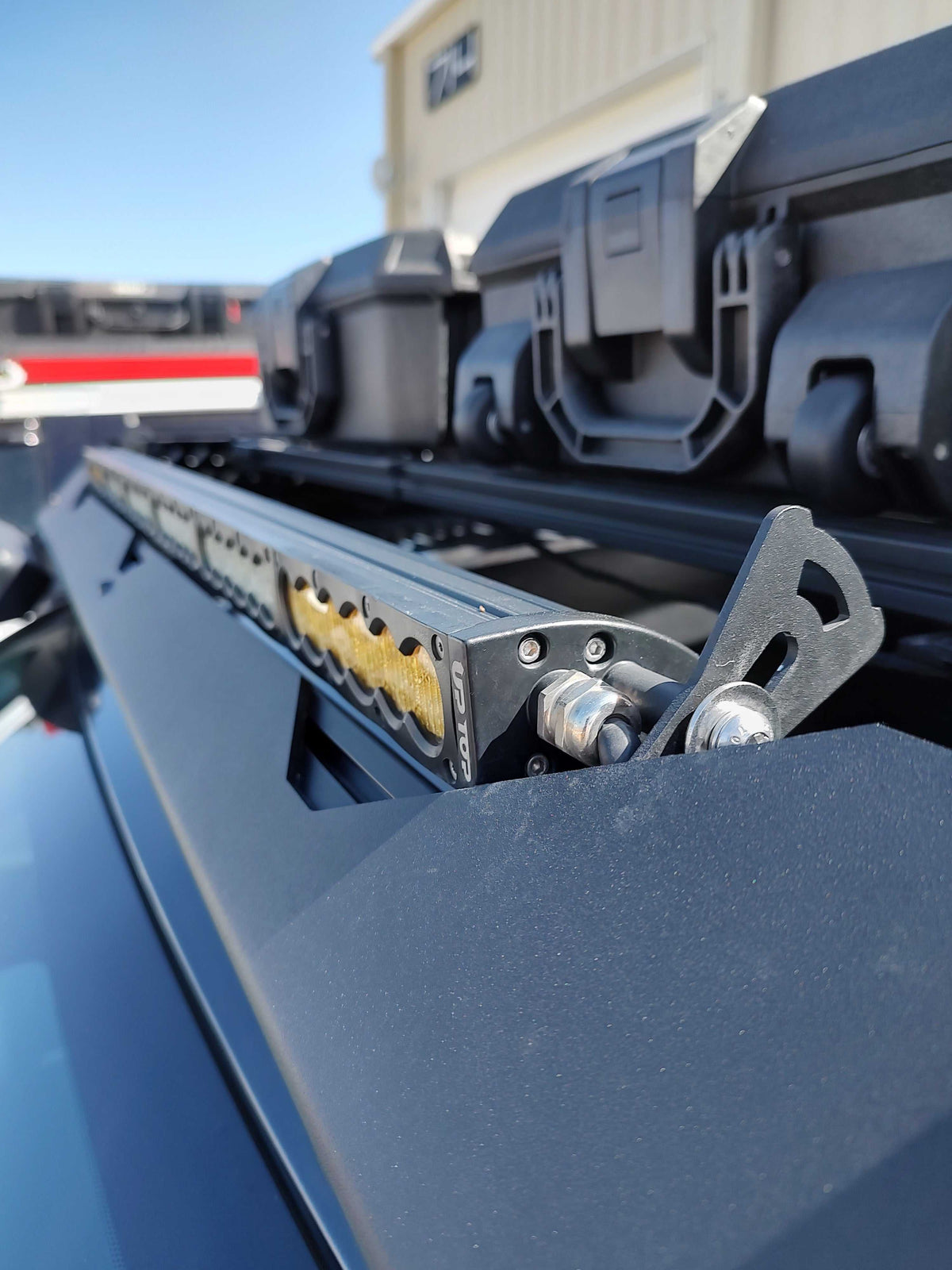 upTOP Overland Universal Light Bar Mounting Kit for KILO roof rack