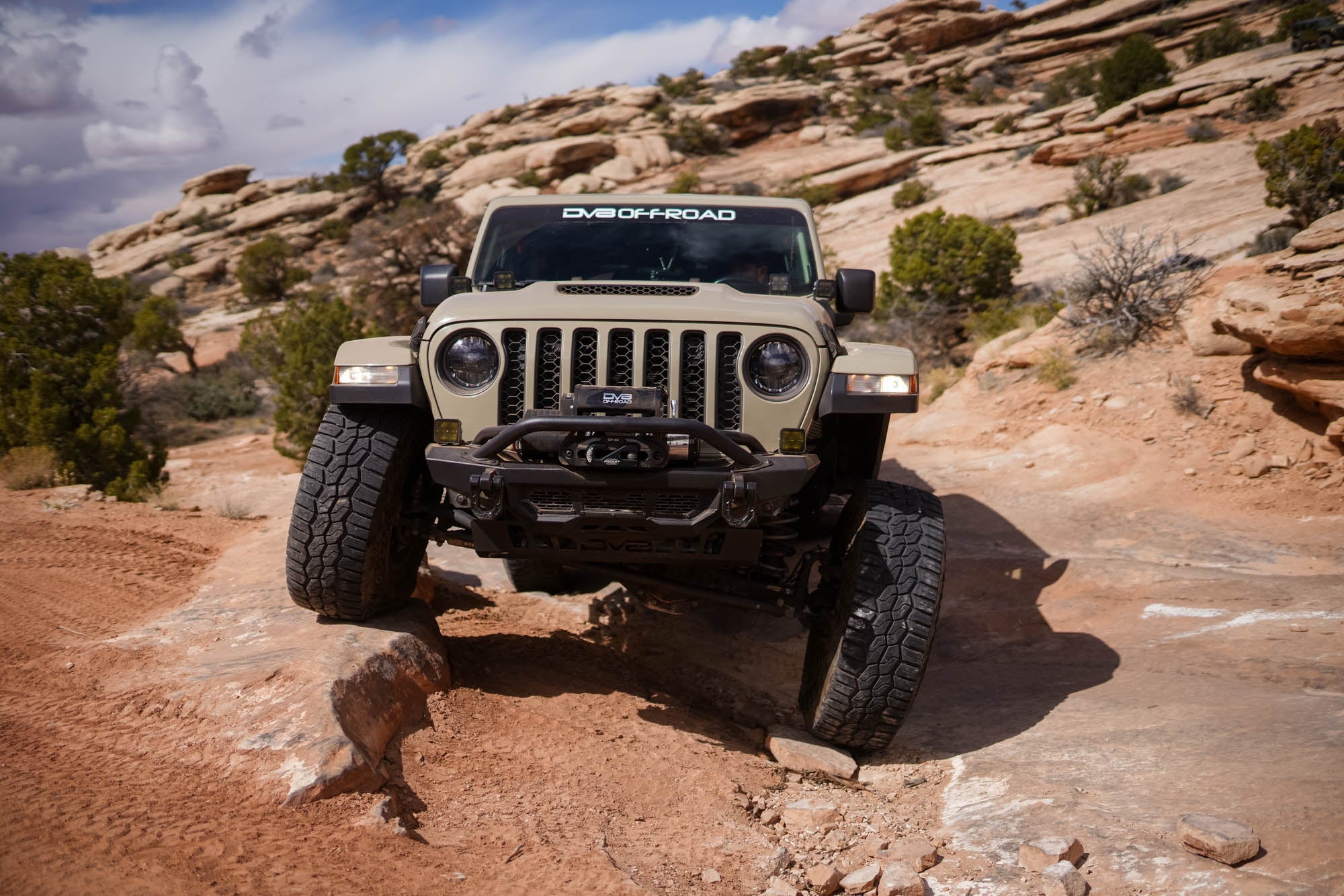 Wrangler_Gladiator-Spec-Series-Front-Bumper-Jeep-Safari-4 - NVMOS