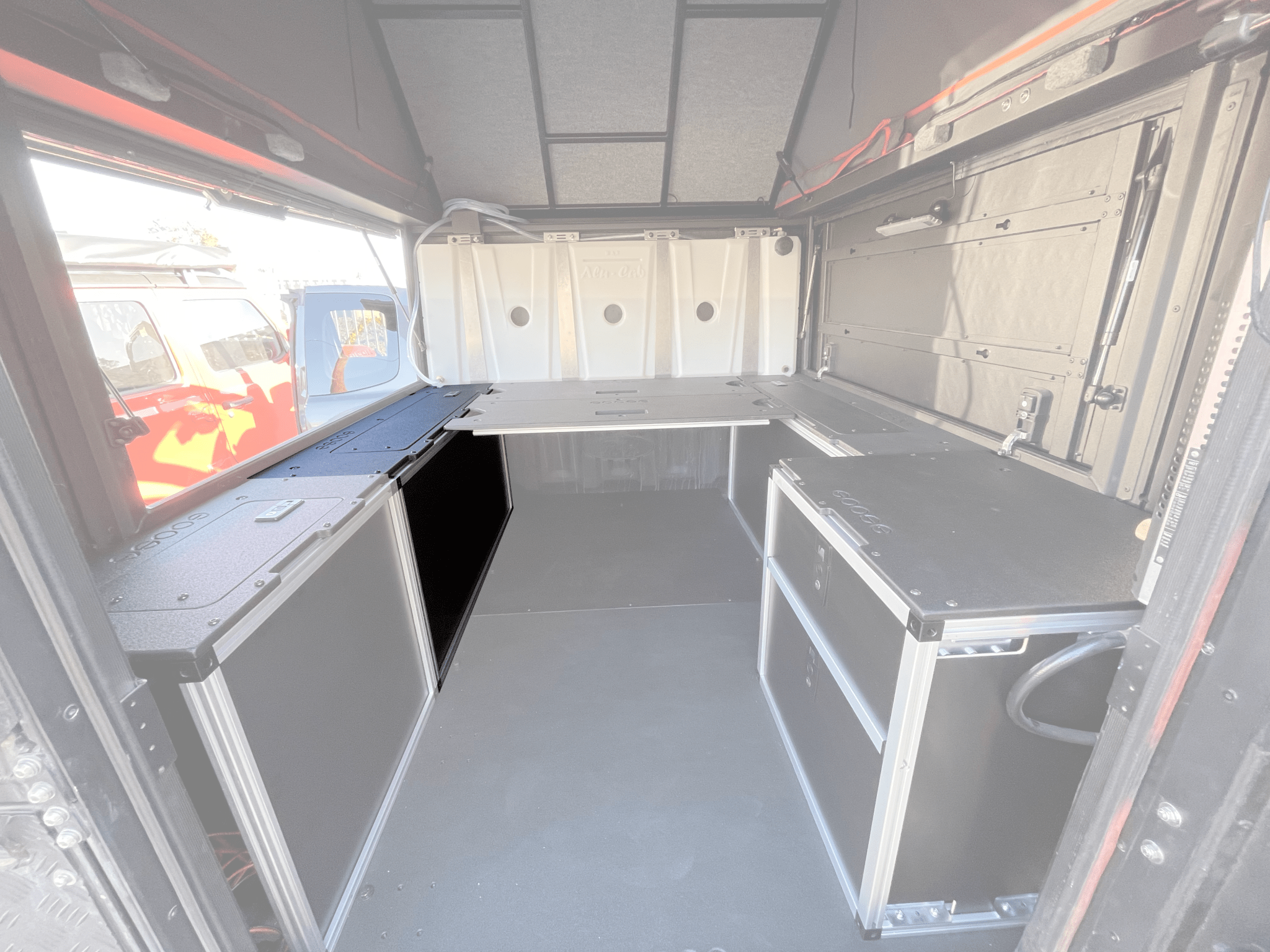 Camper con cabina de aluminio V2 - Ford Ranger 2019-2023 4.ª generación - Módulo utilitario delantero - Caja de 6'