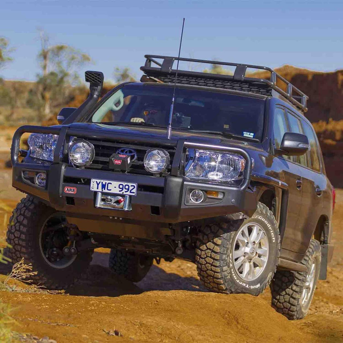 ARB Deluxe winch bumper for Toyota Land Cruiser 2013-2015