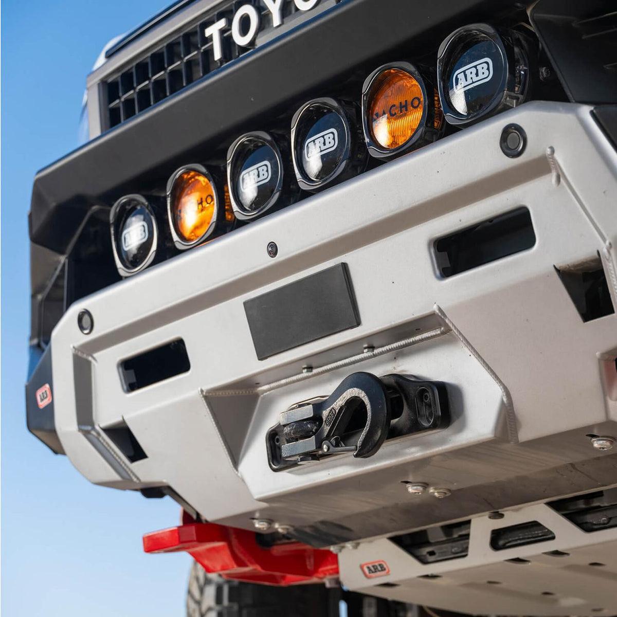 ARB Zenith Winch Bumper Bundle with Skid Plates and Fitting Kit