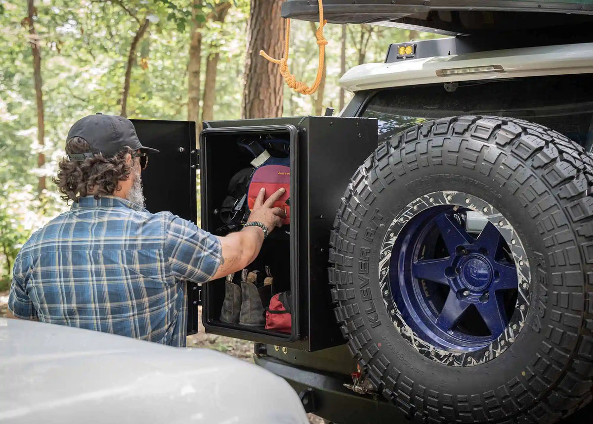 backwoods-overland-storage-box-in-use - NVMOS