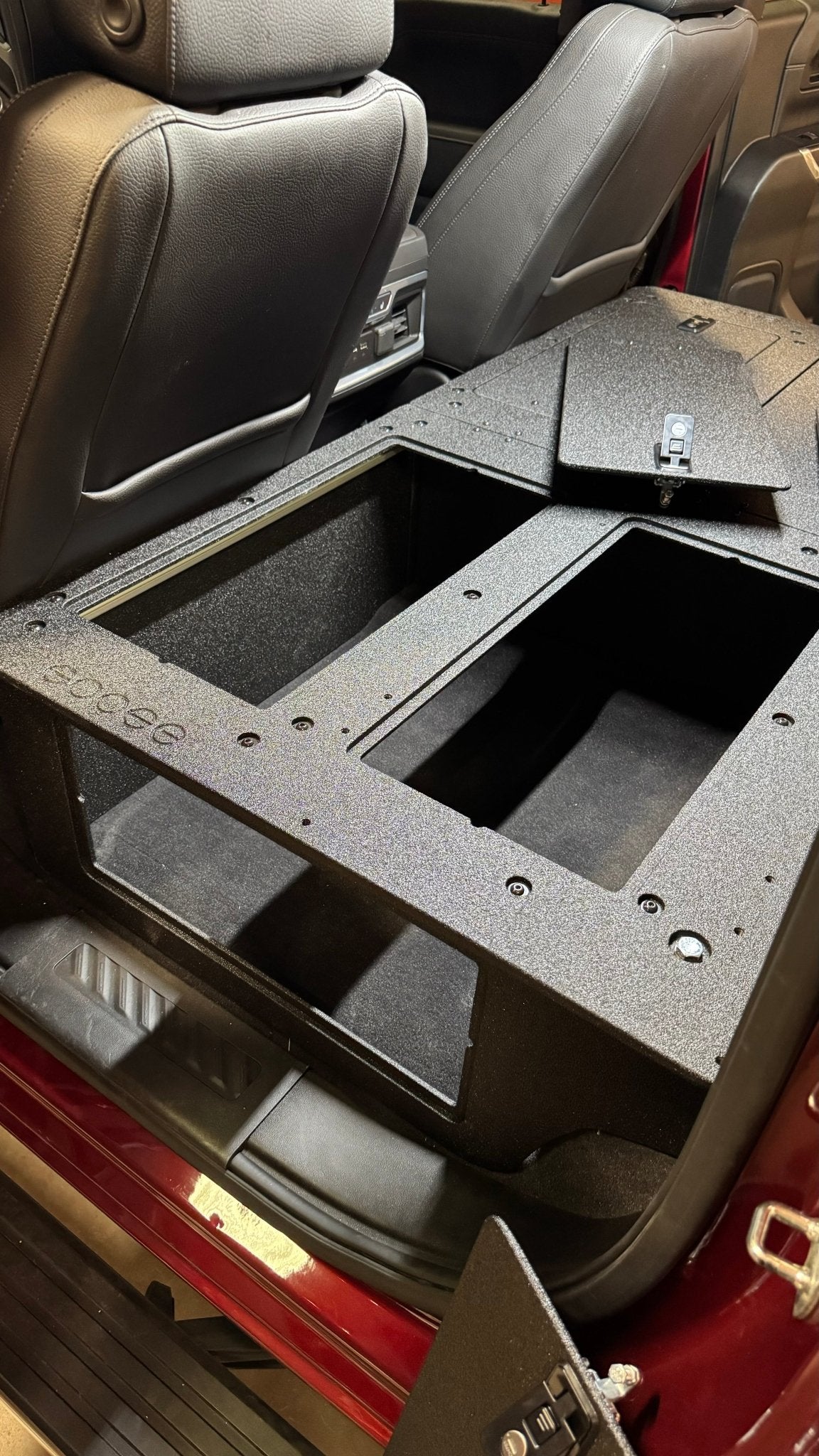 Goose Gear CHEVY - SILVERADO - 4TH GEN - GMC - SIERRA - 2019-PRESENT - 5TH GEN - EXPLORE SERIES - CREW CAB - SEAT DELETE PLATE SYSTEM - SECOND ROW - 100%