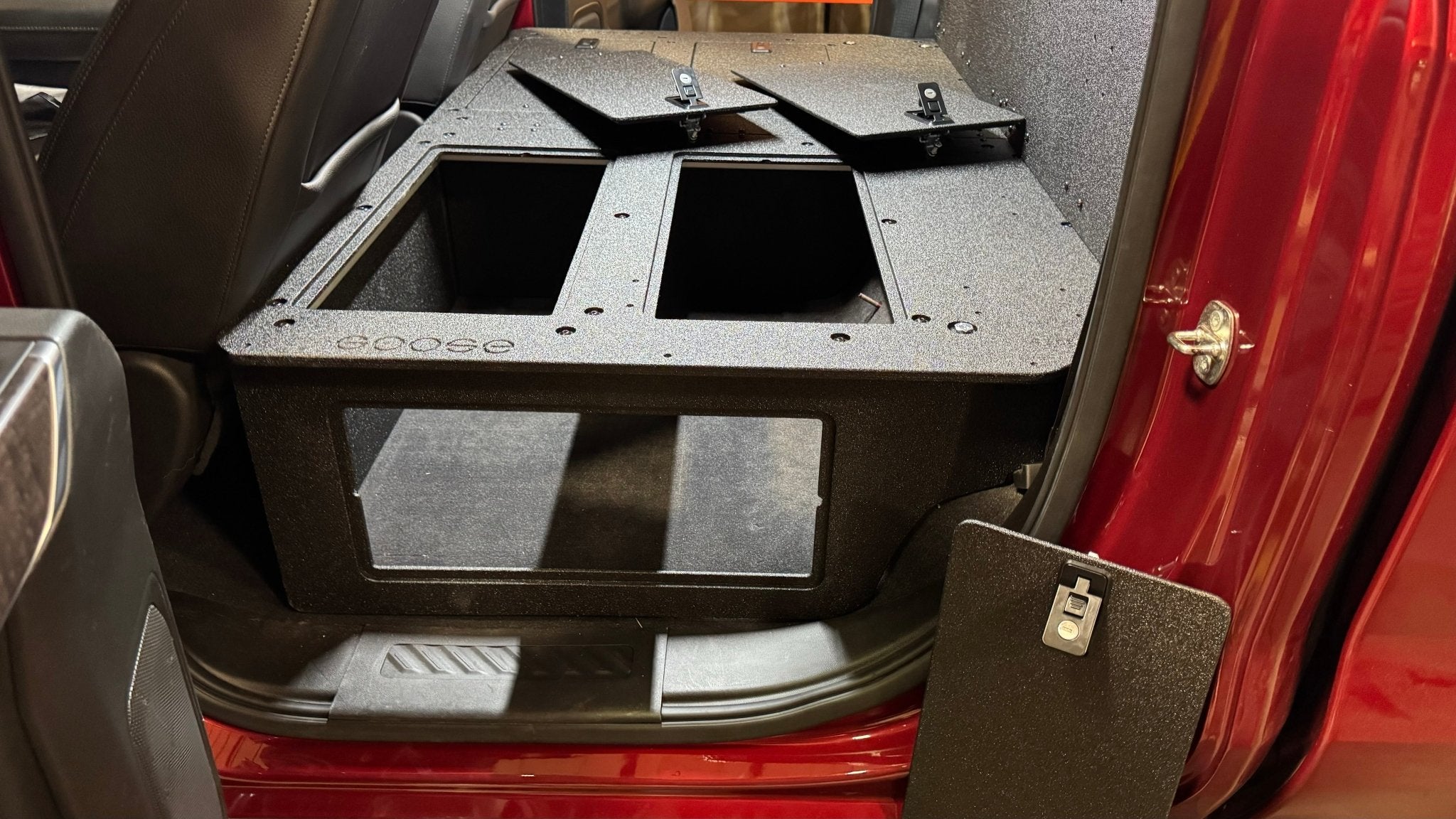 Goose Gear CHEVY - SILVERADO - 4TH GEN - GMC - SIERRA - 2019-PRESENT - 5TH GEN - EXPLORE SERIES - CREW CAB - SEAT DELETE PLATE SYSTEM - SECOND ROW - 100%