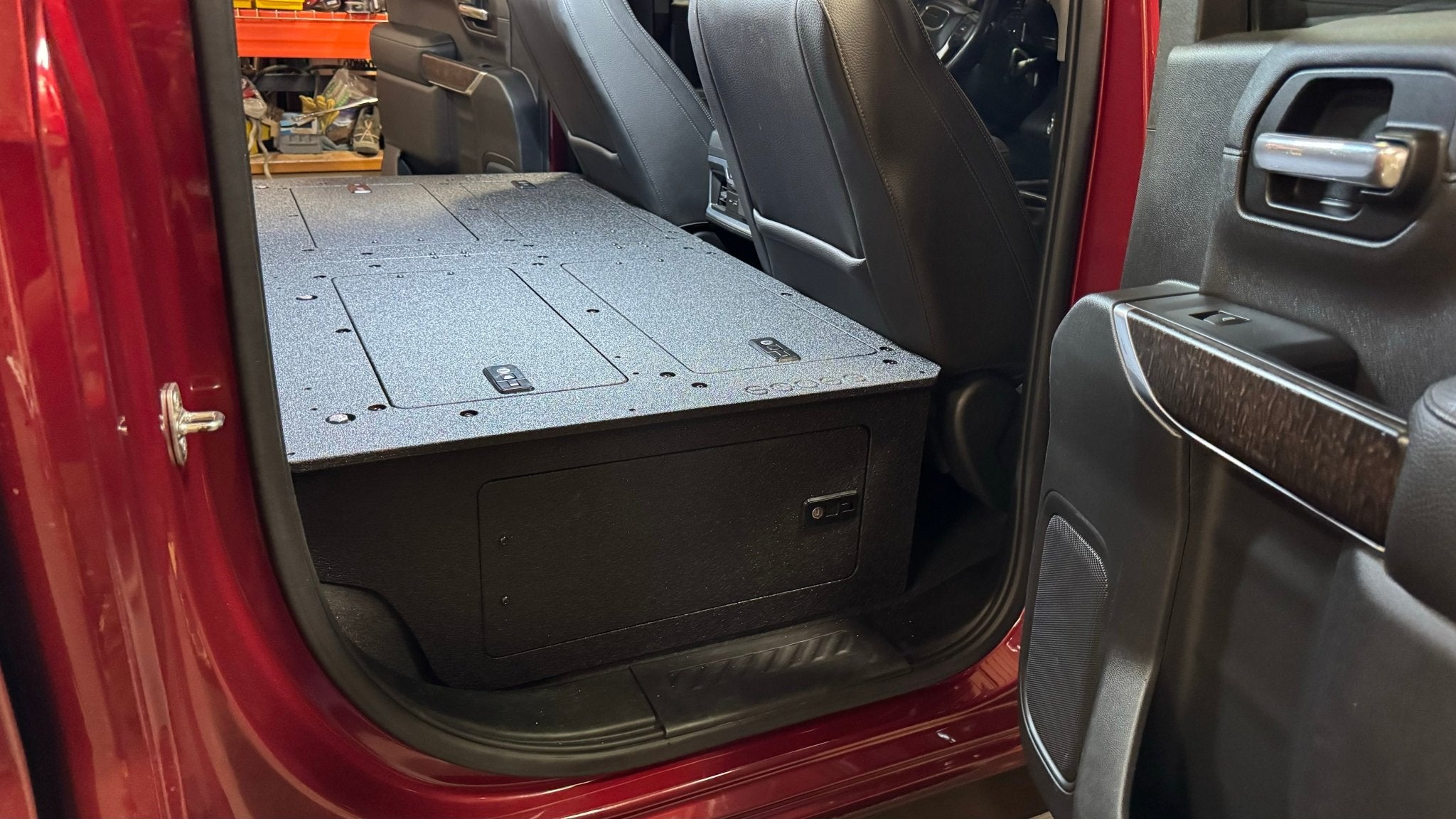 Goose Gear CHEVY - SILVERADO - 4TH GEN - GMC - SIERRA - 2019-PRESENT - 5TH GEN - EXPLORE SERIES - CREW CAB - SEAT DELETE PLATE SYSTEM - SECOND ROW - 100%