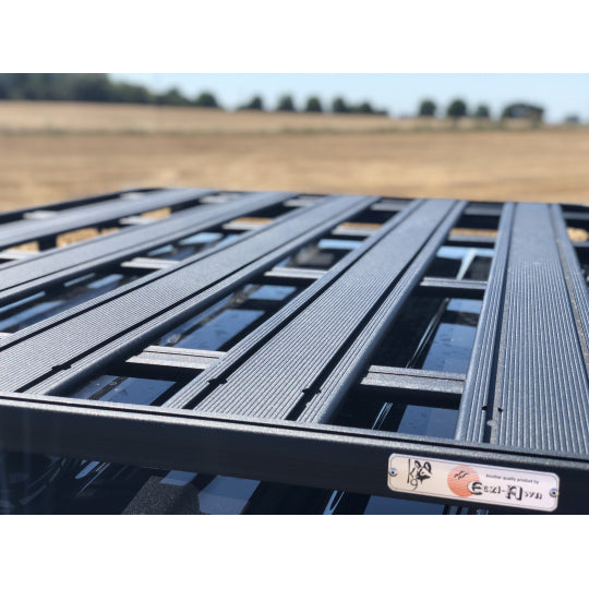 装备路虎 2020 款新 Defender 110 K9 车顶行李架套件