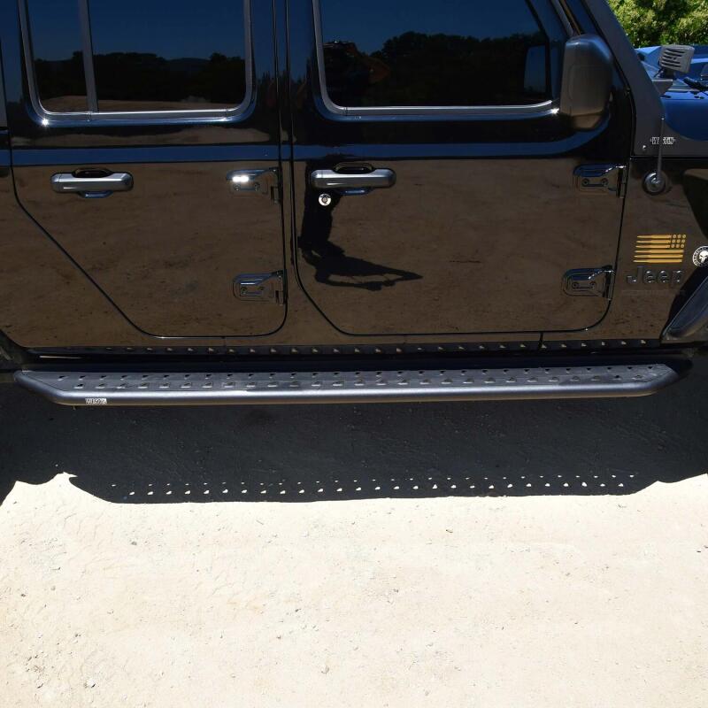 Westin Outlaw Running Boards, fits Jeep Gladiator