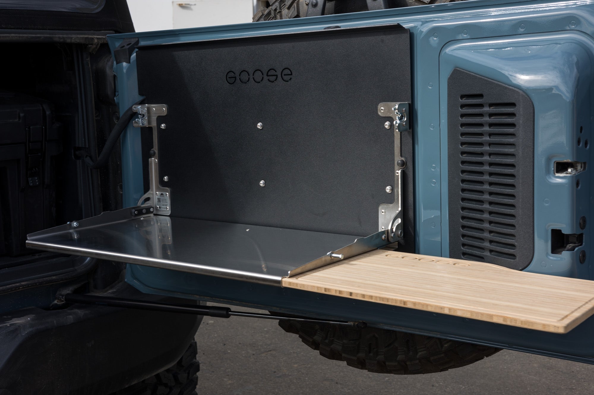 福特 Bronco 2021 年至今第 6 代 - 后挡板表