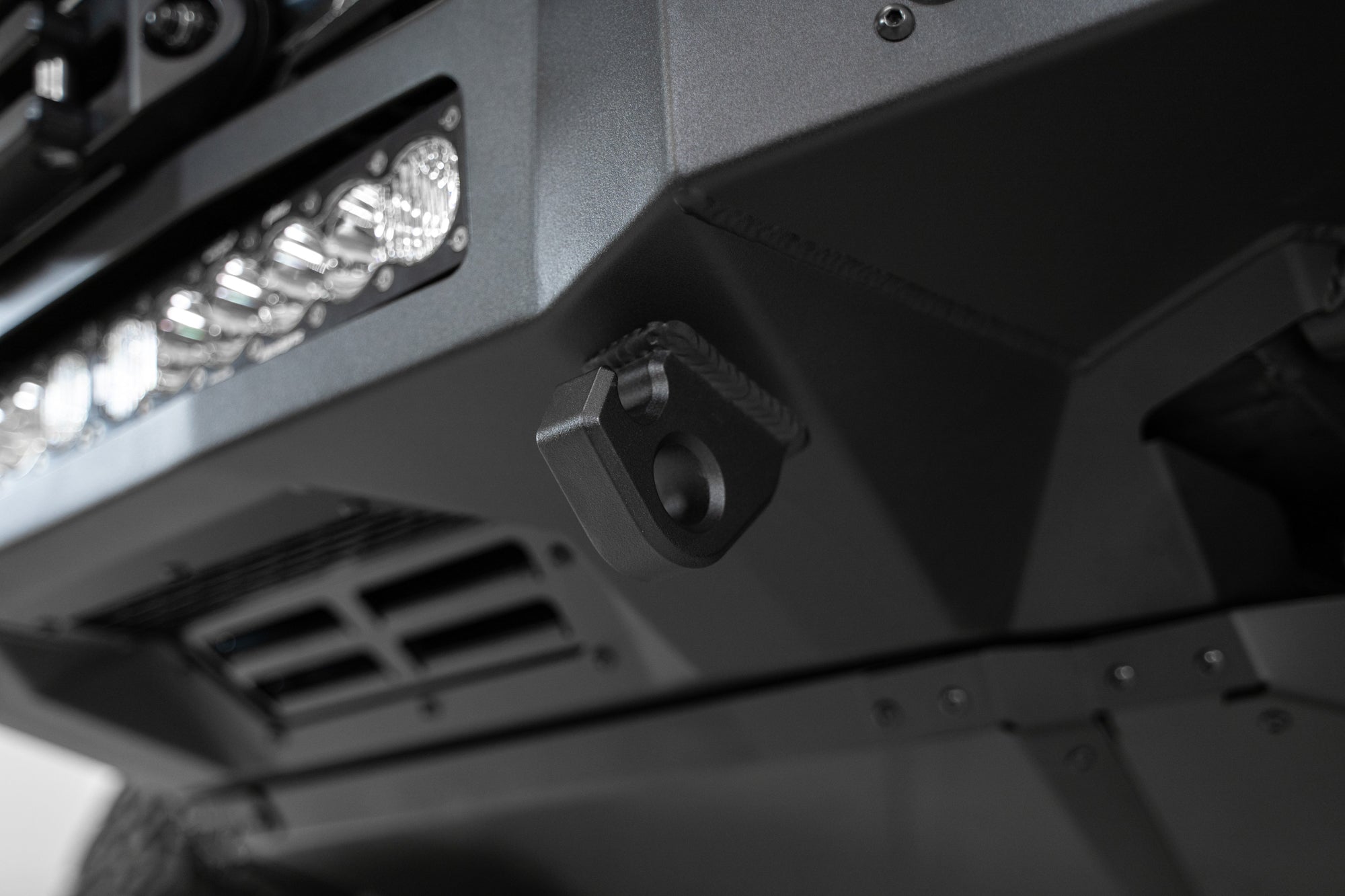 ford-bronco-raptor-off-road-front-winch-bumper-rock-fighter - NVMOS