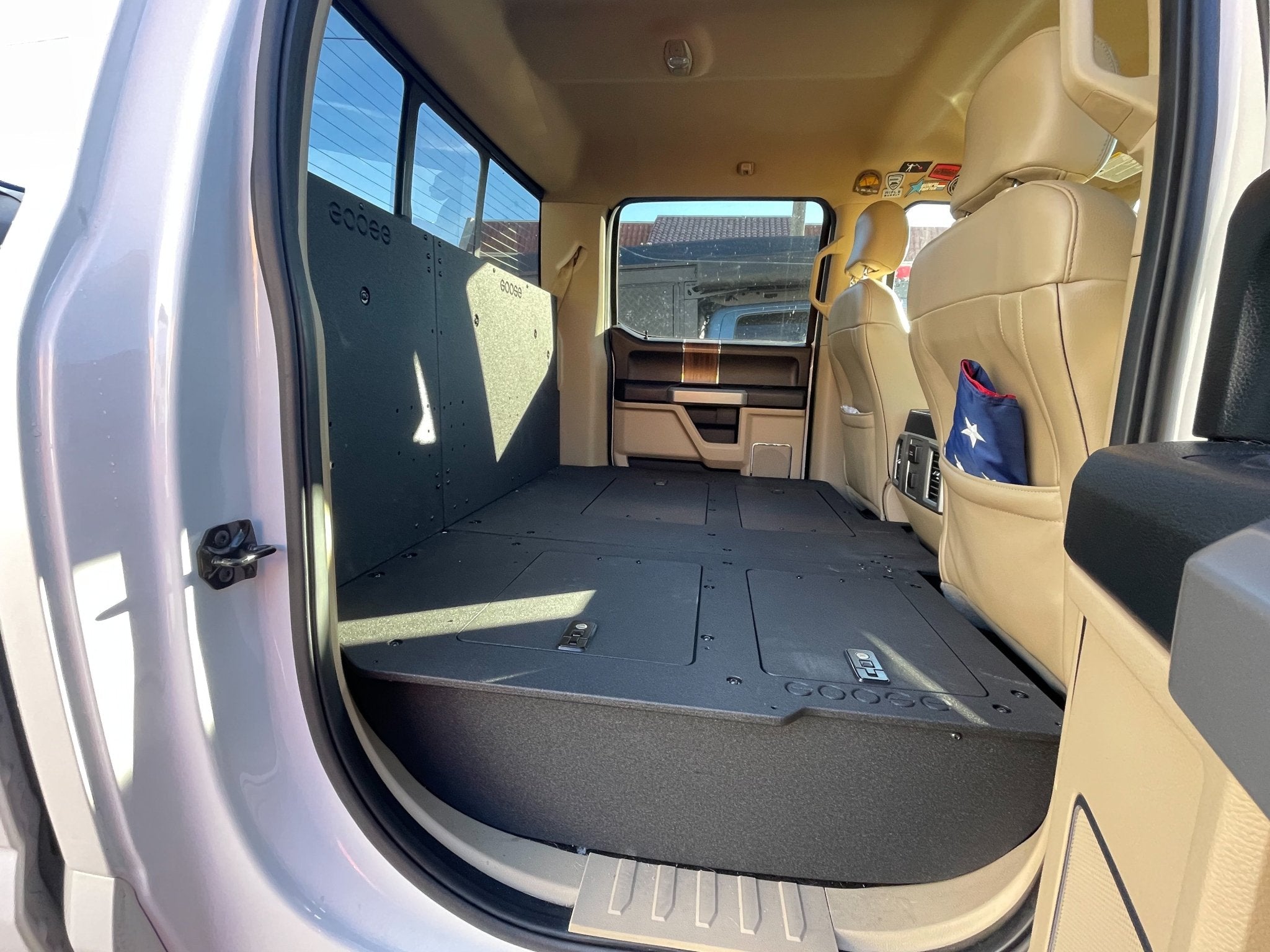 Ford F150 2015-Presente 13.ª y 14.ª generación SuperCrew: sistema de placa de eliminación del asiento de la segunda fila