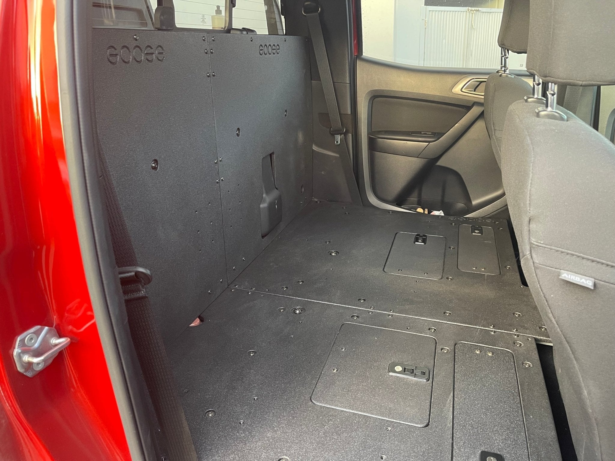 Ford Ranger 2019-2023 4.ª generación Super Crew: sistema de eliminación de placa de asiento de la segunda fila al 100 %