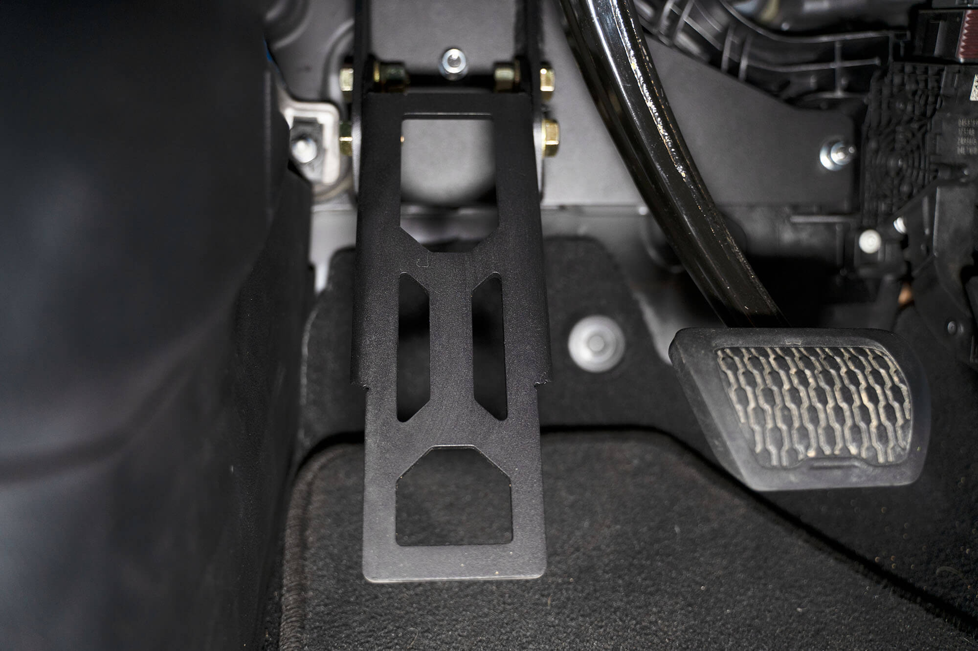 gladiator-foot-rest-pedal - NVMOS