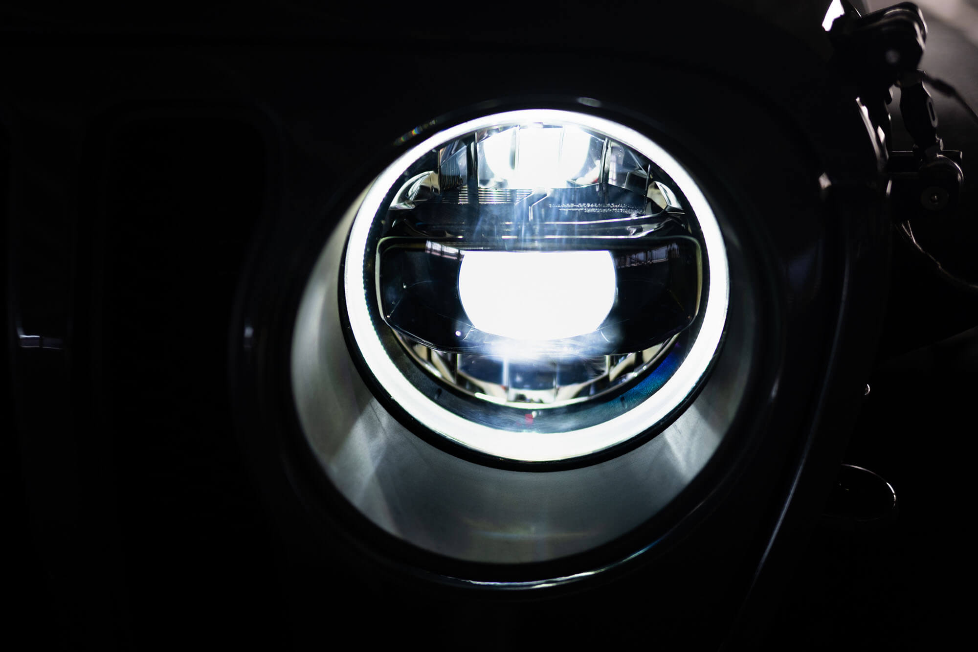 halo-jeep-led-headlights - NVMOS
