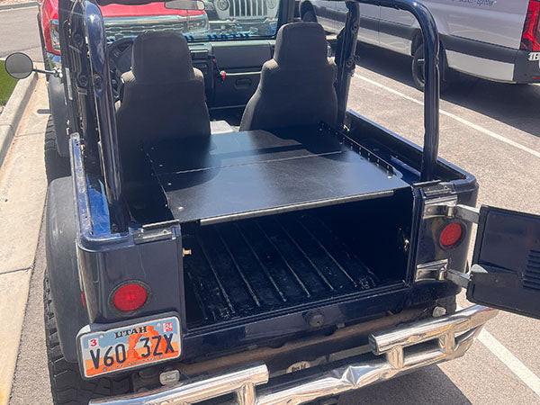 Diabolical Inc Ridgeback for Jeep Wrangler TJ, top panels closed