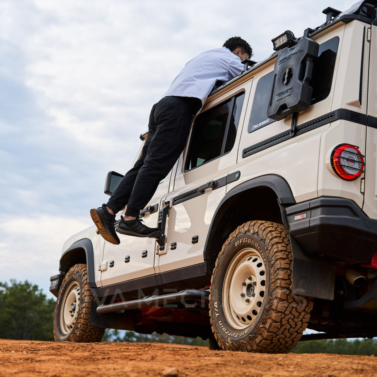 ineos-grenadier-side-steps-set-of-2-3493252 - NVMOS