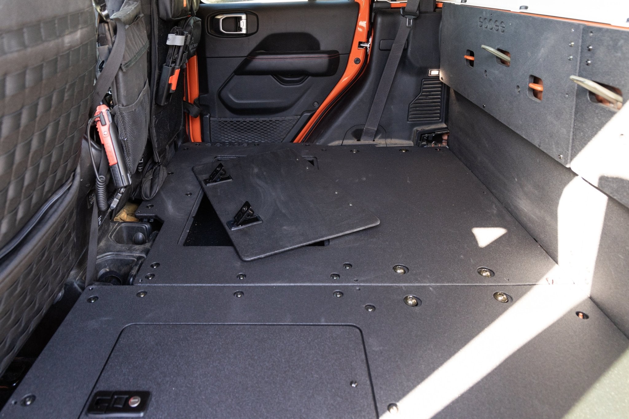 Jeep Gladiator 2019-Present JT 4 puertas - Sistema de eliminación de placa de asiento de la segunda fila - Plataforma extendida