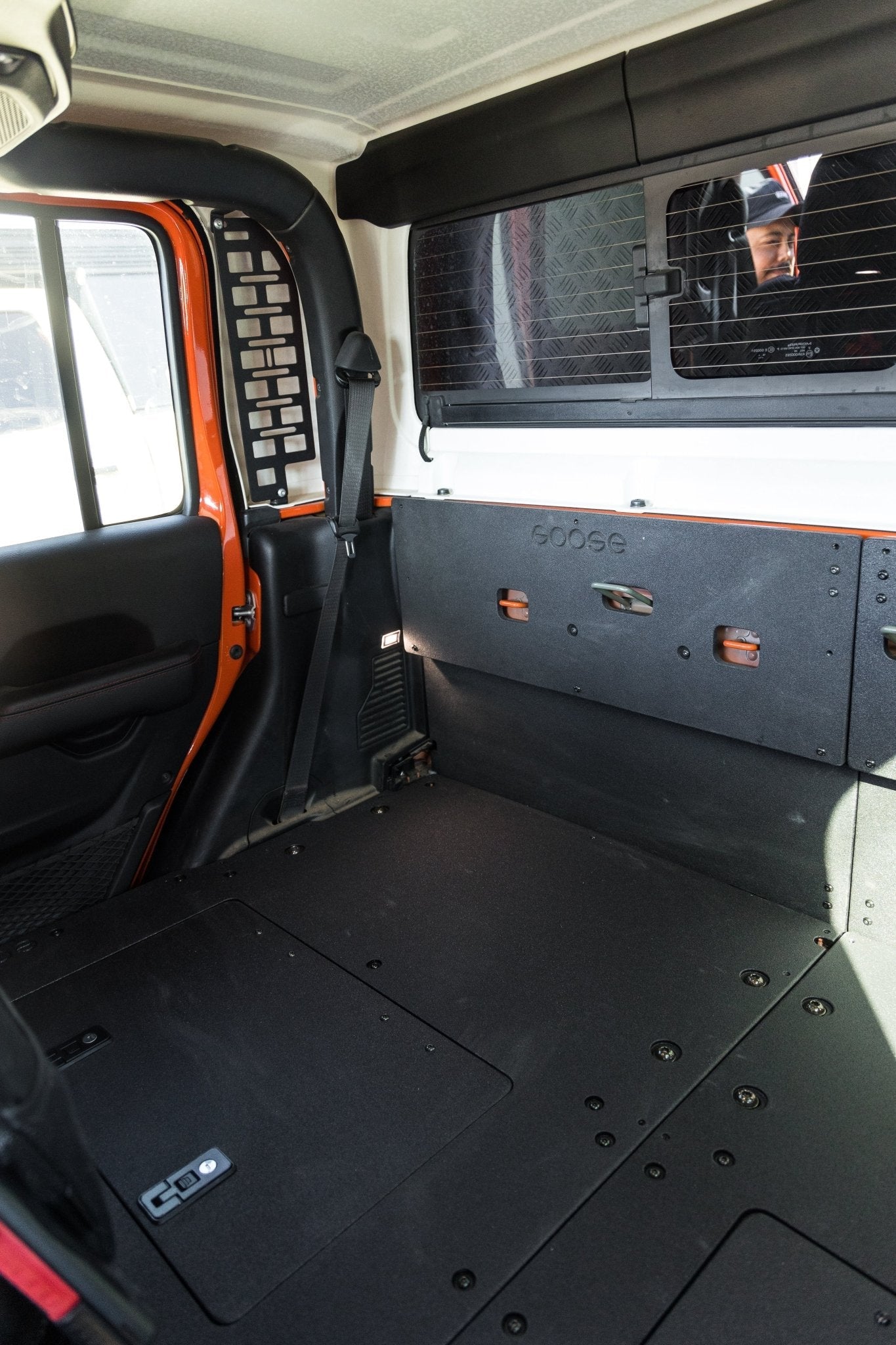 Jeep Gladiator 2019-Present JT 4 puertas - Sistema de eliminación de placa de asiento de la segunda fila - Plataforma extendida