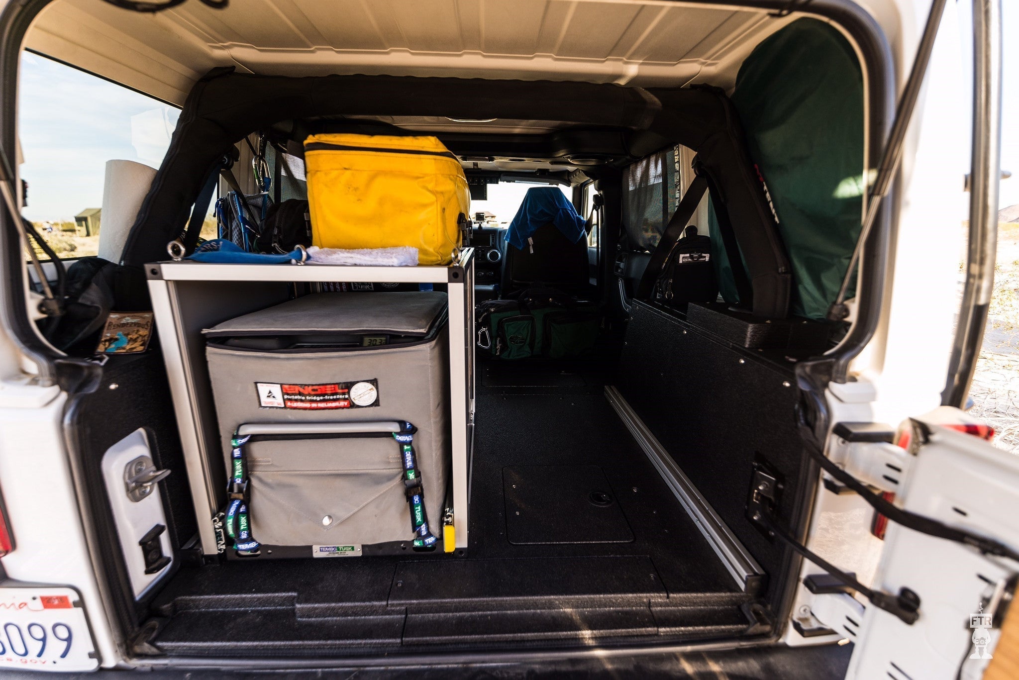 Jeep Wrangler 2007-2018 JKU 4 puertas: sistema de placa de eliminación del asiento de la segunda fila