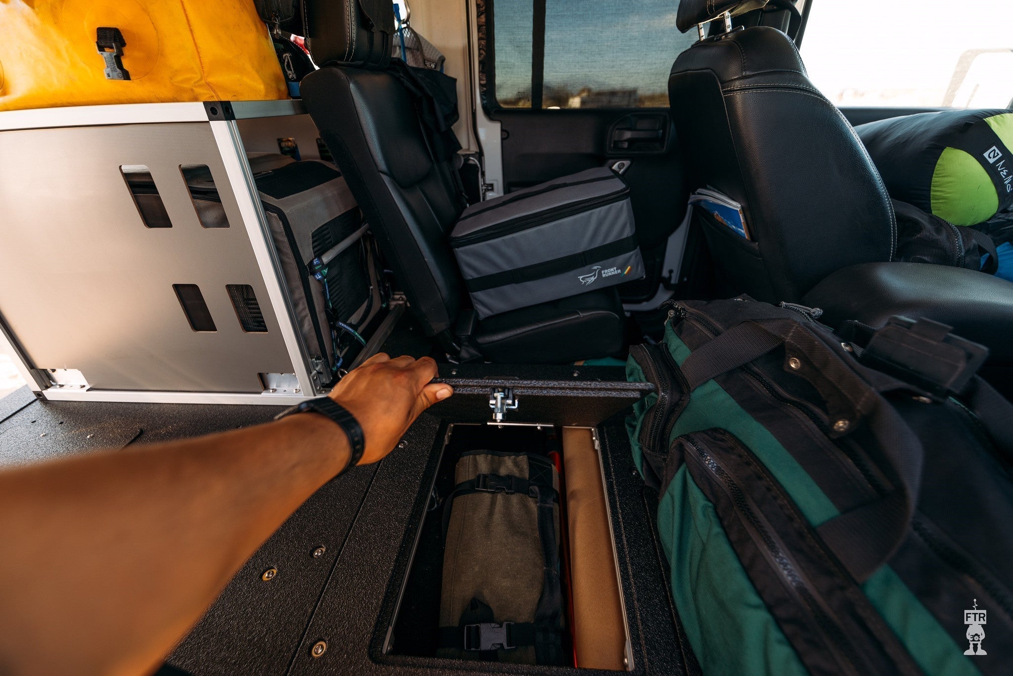 Jeep Wrangler 2007-2018 JKU 4 puertas: sistema de placa de eliminación del asiento de la segunda fila