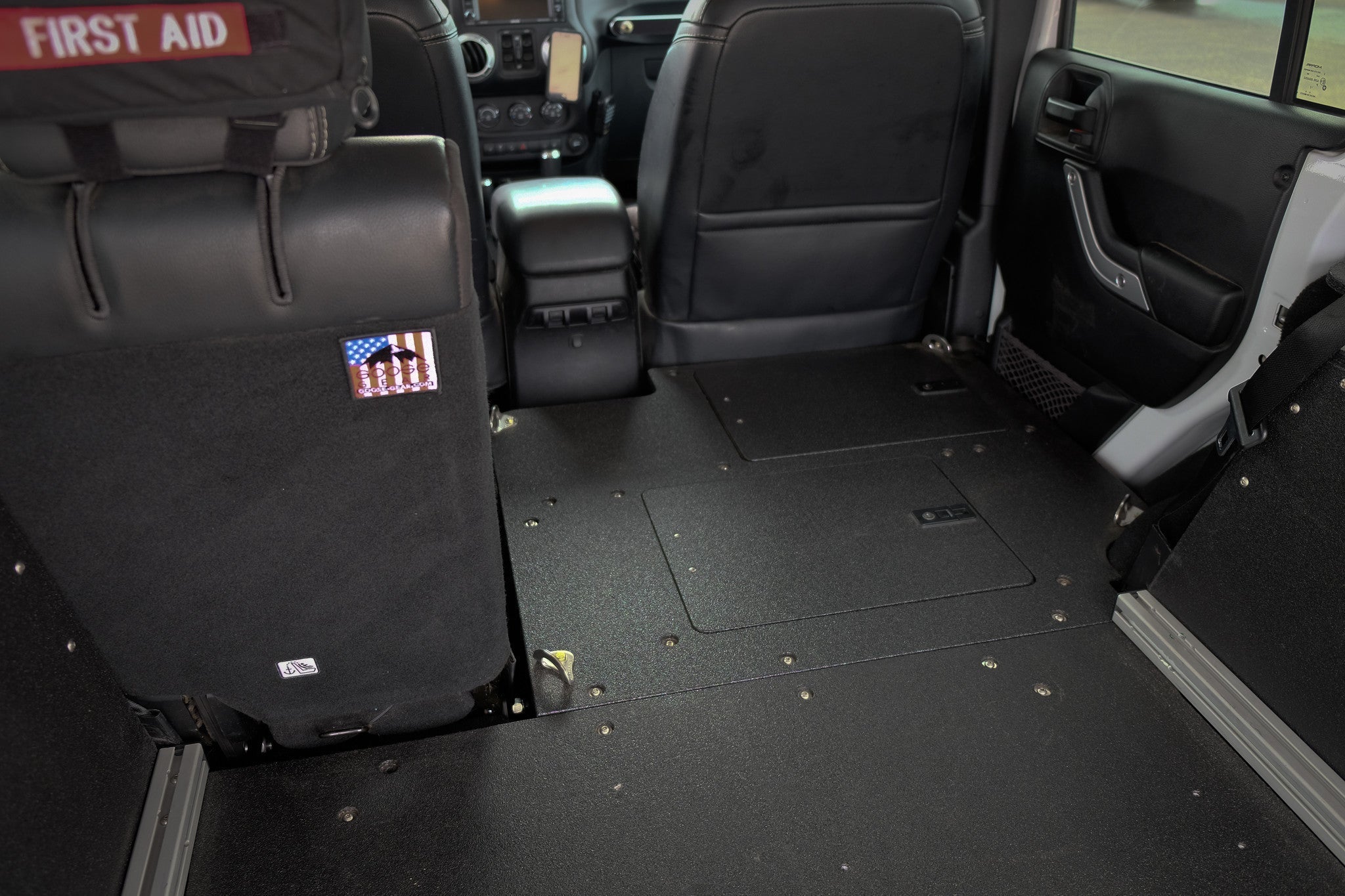 Jeep Wrangler 2007-2018 JKU 4 puertas: sistema de placa de eliminación del asiento de la segunda fila