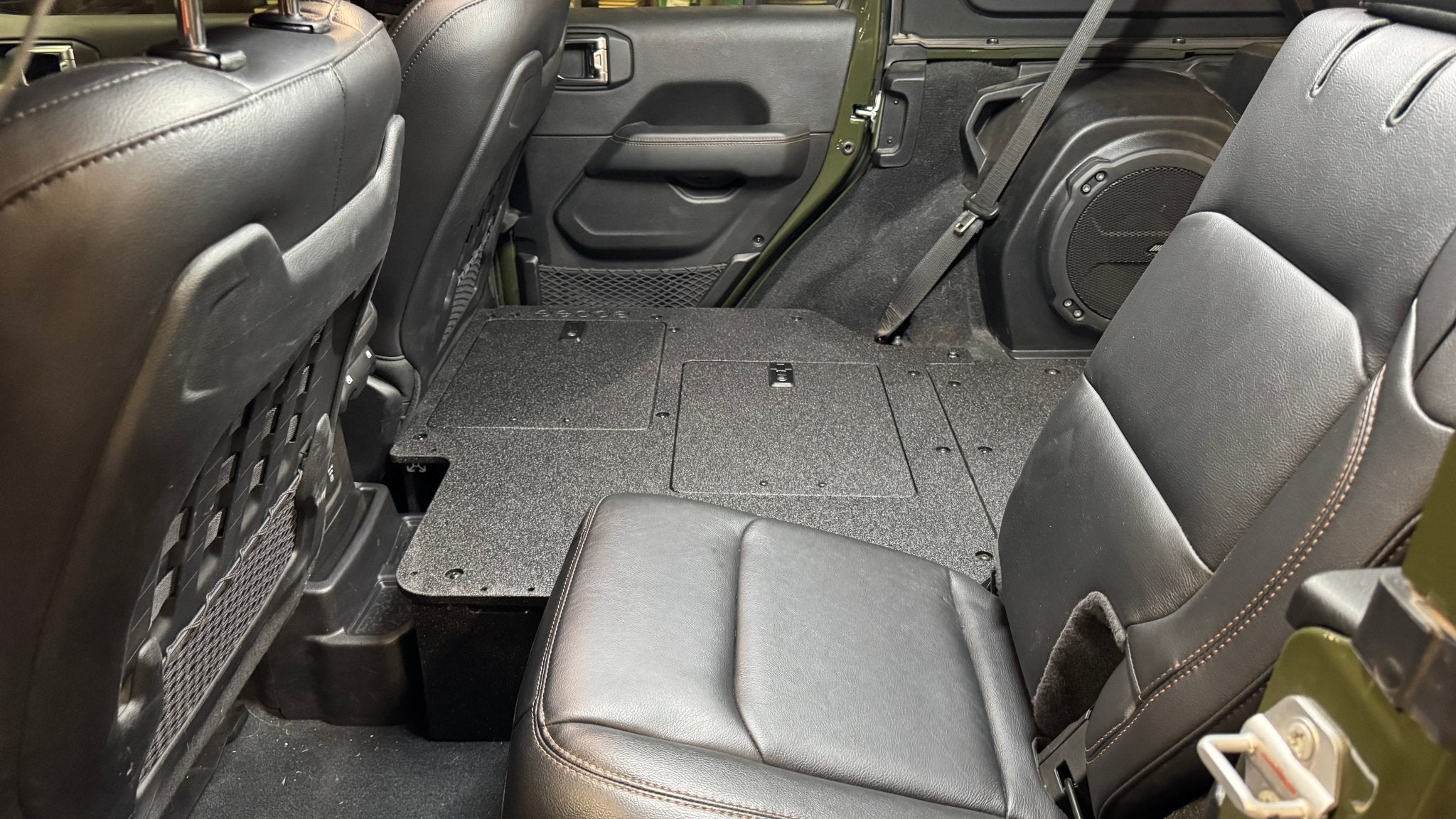 Goose Gear Jeep Wrangler 2018-Present JLU 4 Door - Second Row Seat Delete Plate System - V2