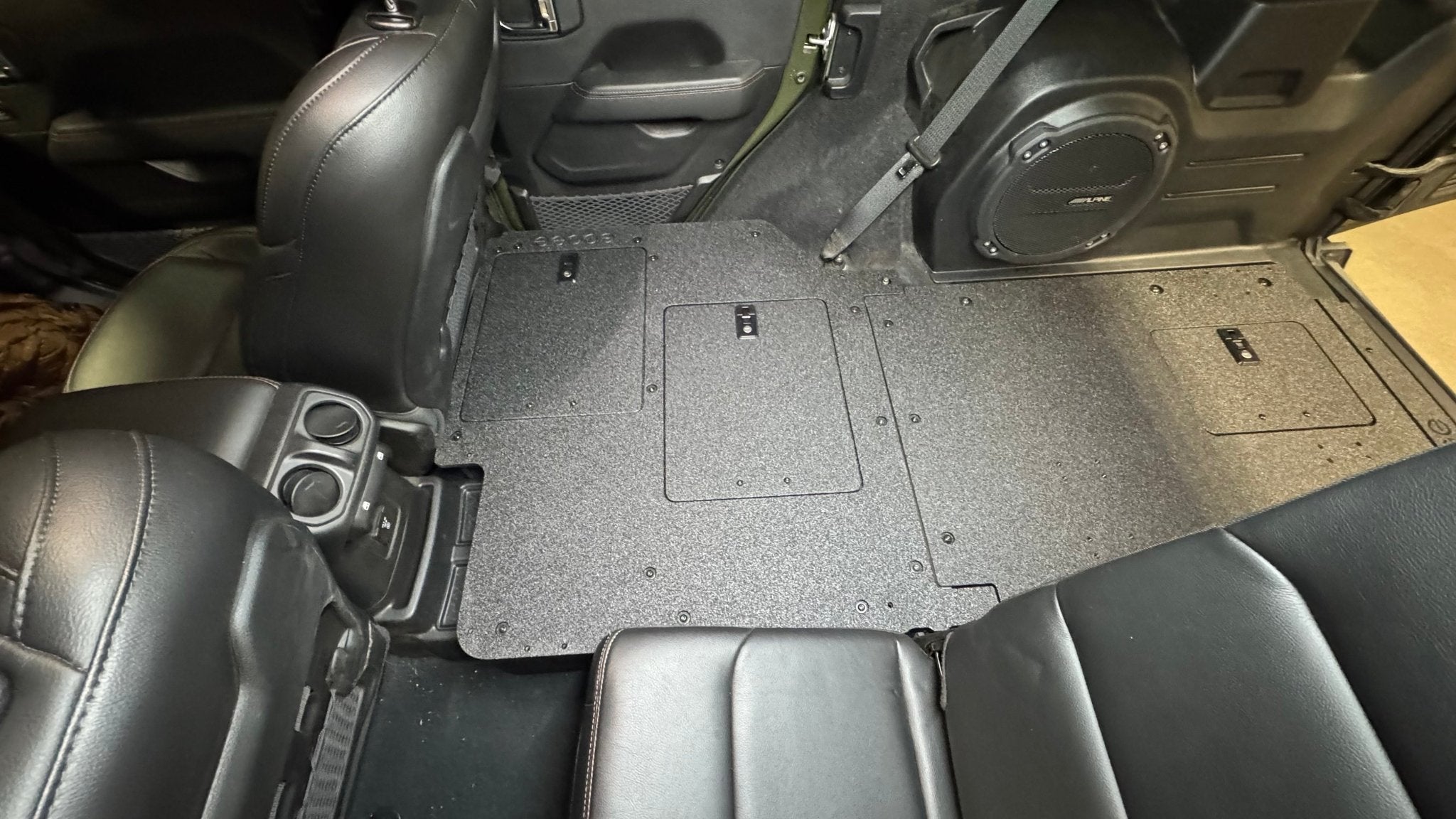 Goose Gear Jeep Wrangler 2018-Present JLU 4 Door - Second Row Seat Delete Plate System - V2