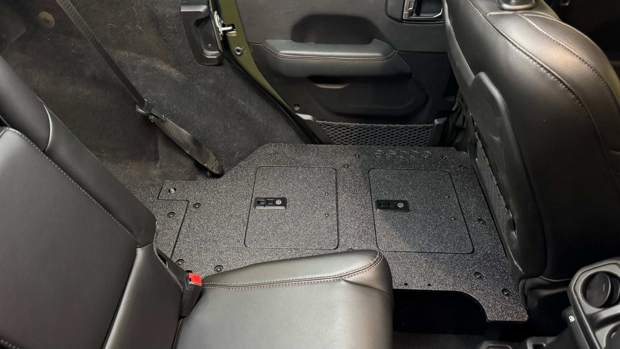 Goose Gear Jeep Wrangler 2018-Present JLU 4 Door - Second Row Seat Delete Plate System - V2