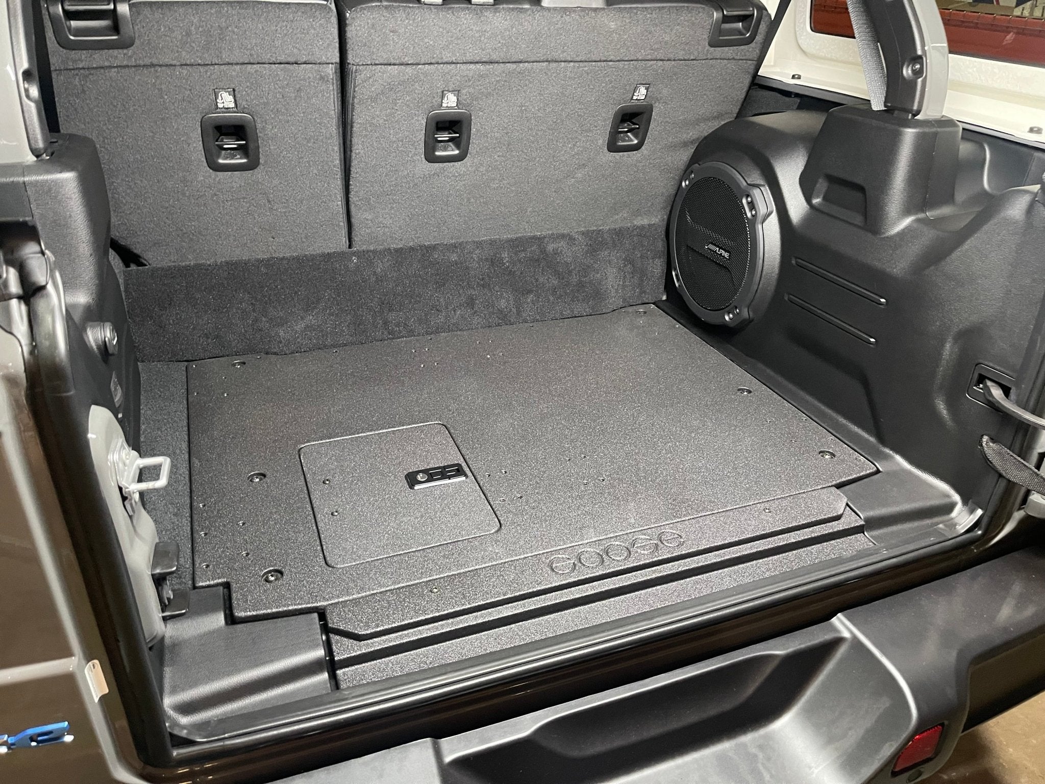 Jeep Wrangler 2021-Presente 4xe 4 puertas - Sistema de placa trasera