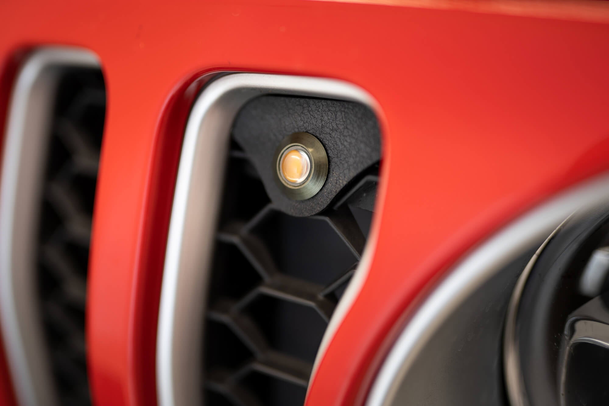 jeep-wrangler-jl-amber-grille-marker-lights - NVMOS