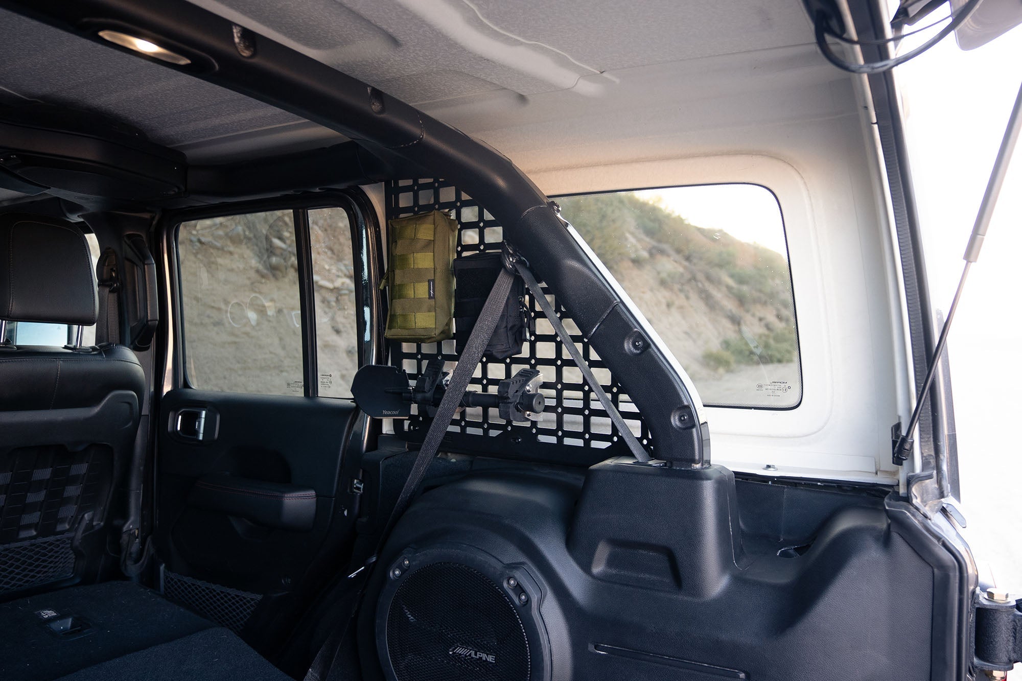 jeep-wrangler-jl-rear-molle-panels - NVMOS