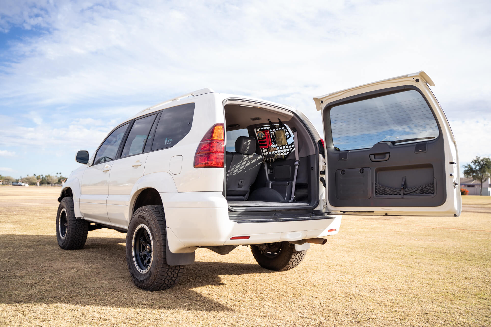 lexus-gx-470-rear-windows-molle-panel-storage - NVMOS