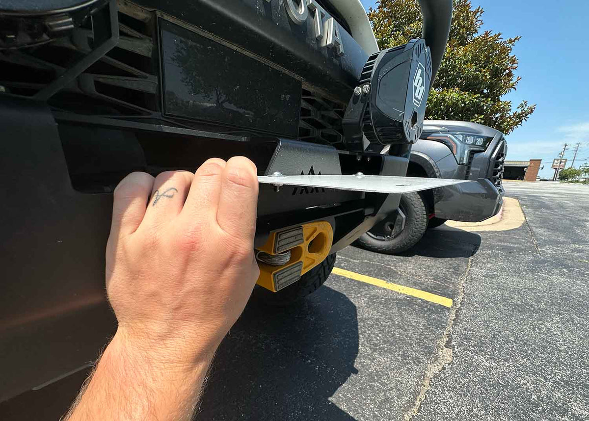 lifting-backwoods-front-bumper-flip-up-license-plate-bracket - NVMOS
