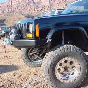 rock-proof-front-bumper-for-jeep-cherokee-xj-1984-01-385936 - NVMOS