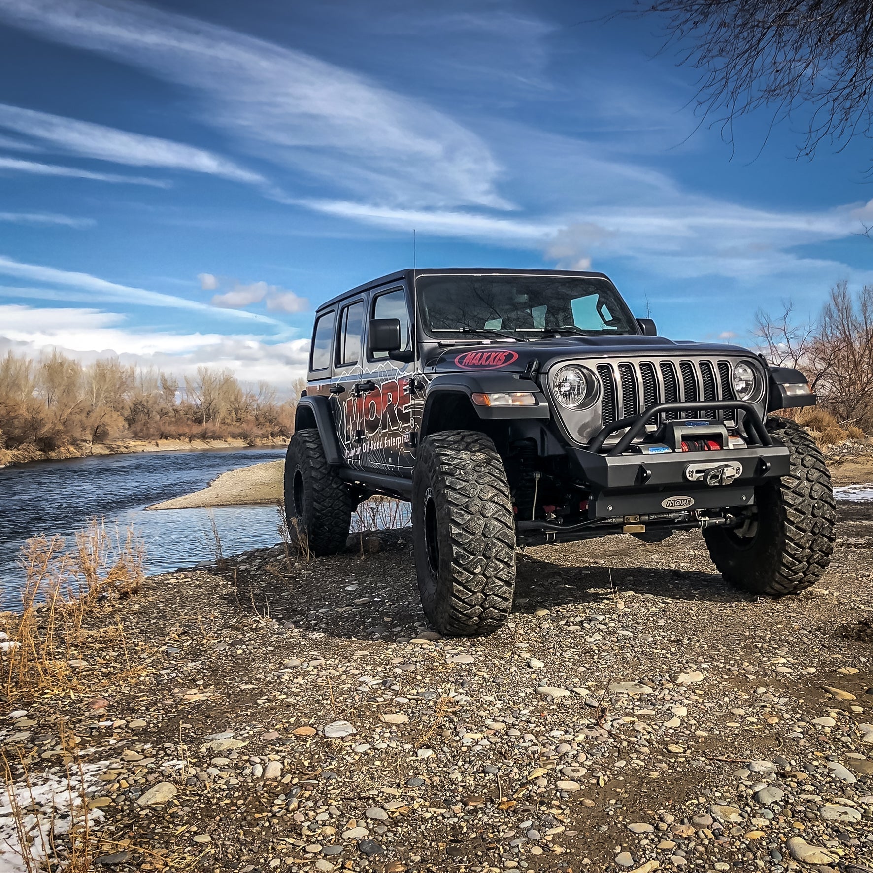 rock-proof-front-bumper-with-tube-work-for-jeep-gladiator-jt-2020-133220 - NVMOS