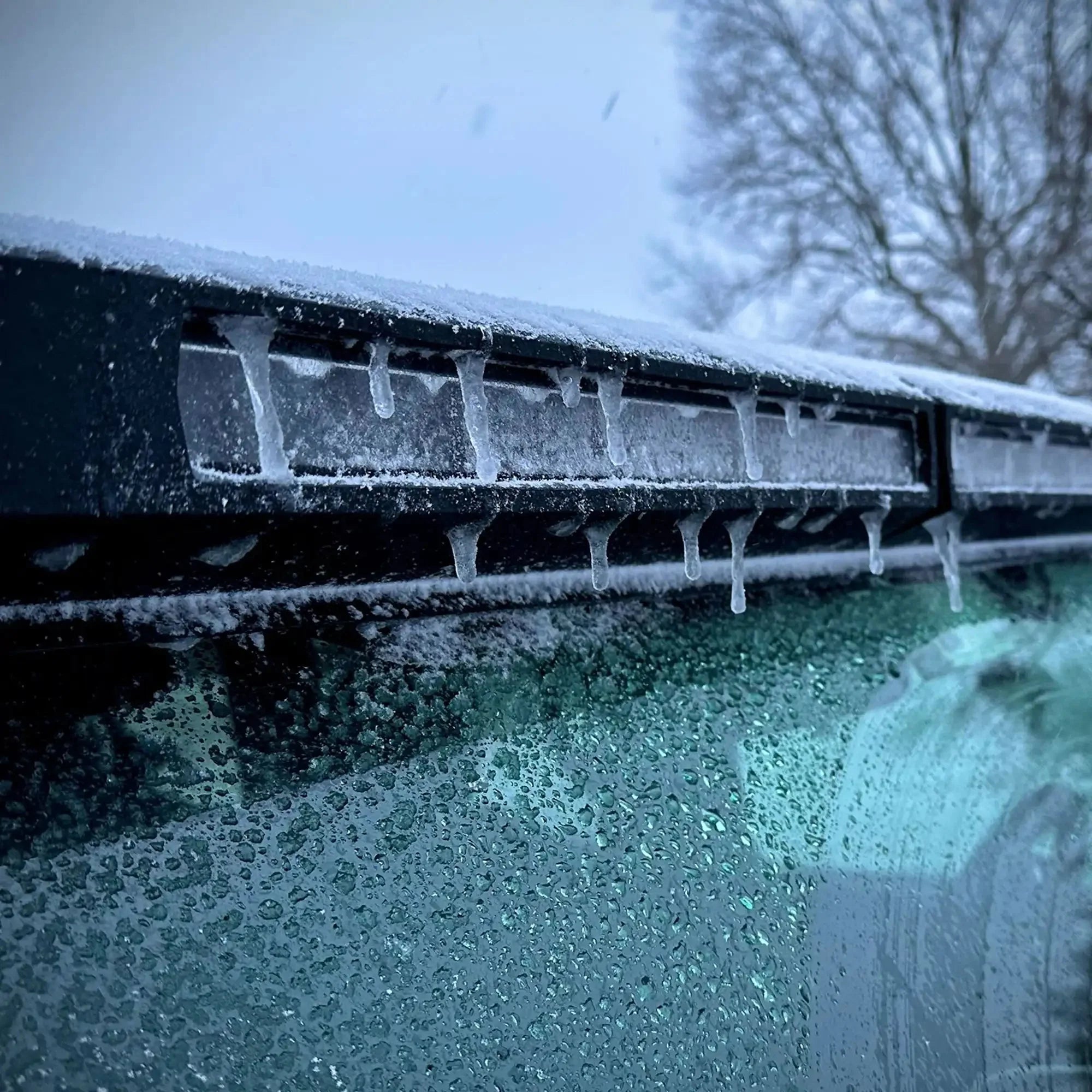 rooftoplightbar_ice_2c07e58f-c5a1-40af-aa33-df644bbc5482 - NVMOS