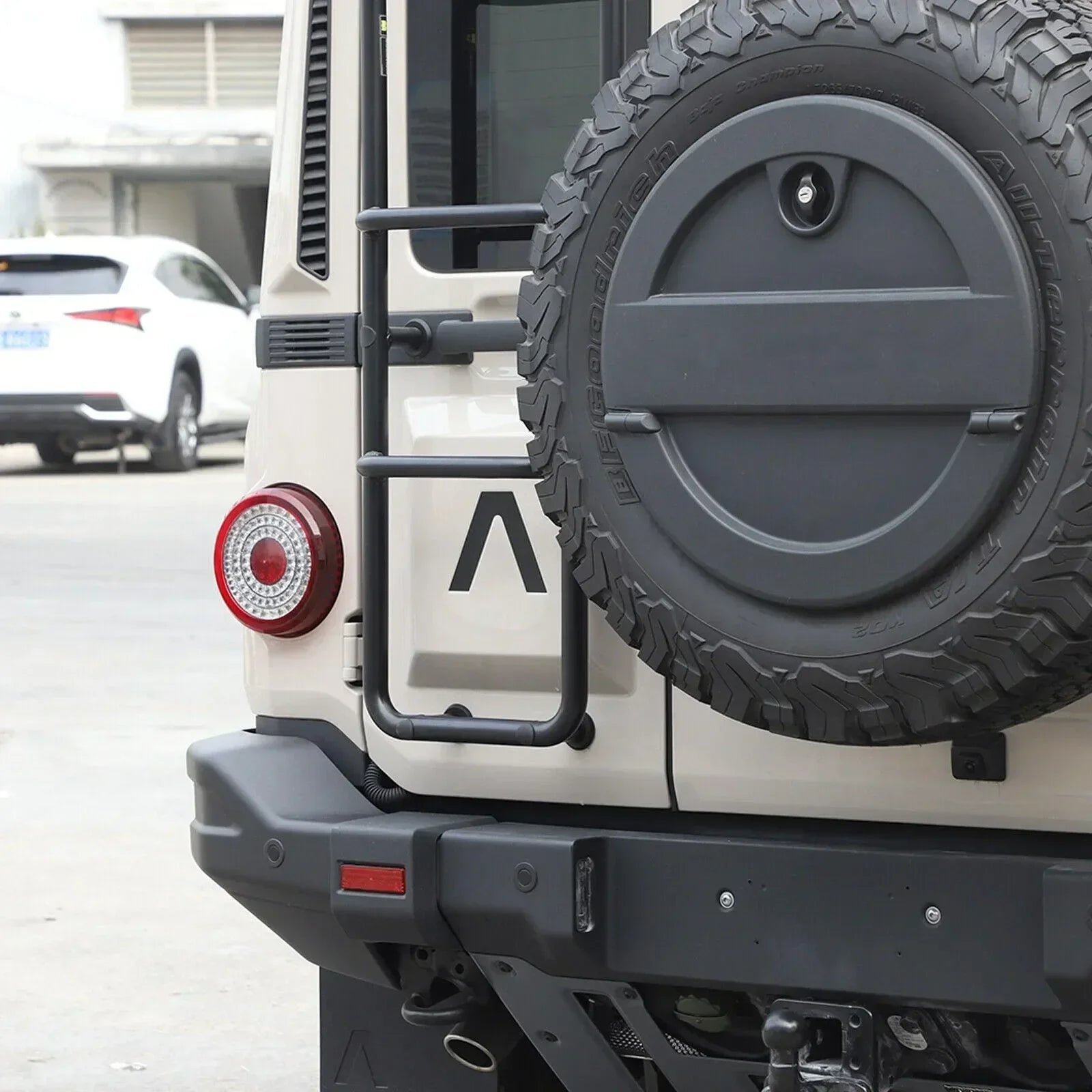 Emergency Reflective Lambda Rear Tailgate Overlay - 2024+ Grenadier