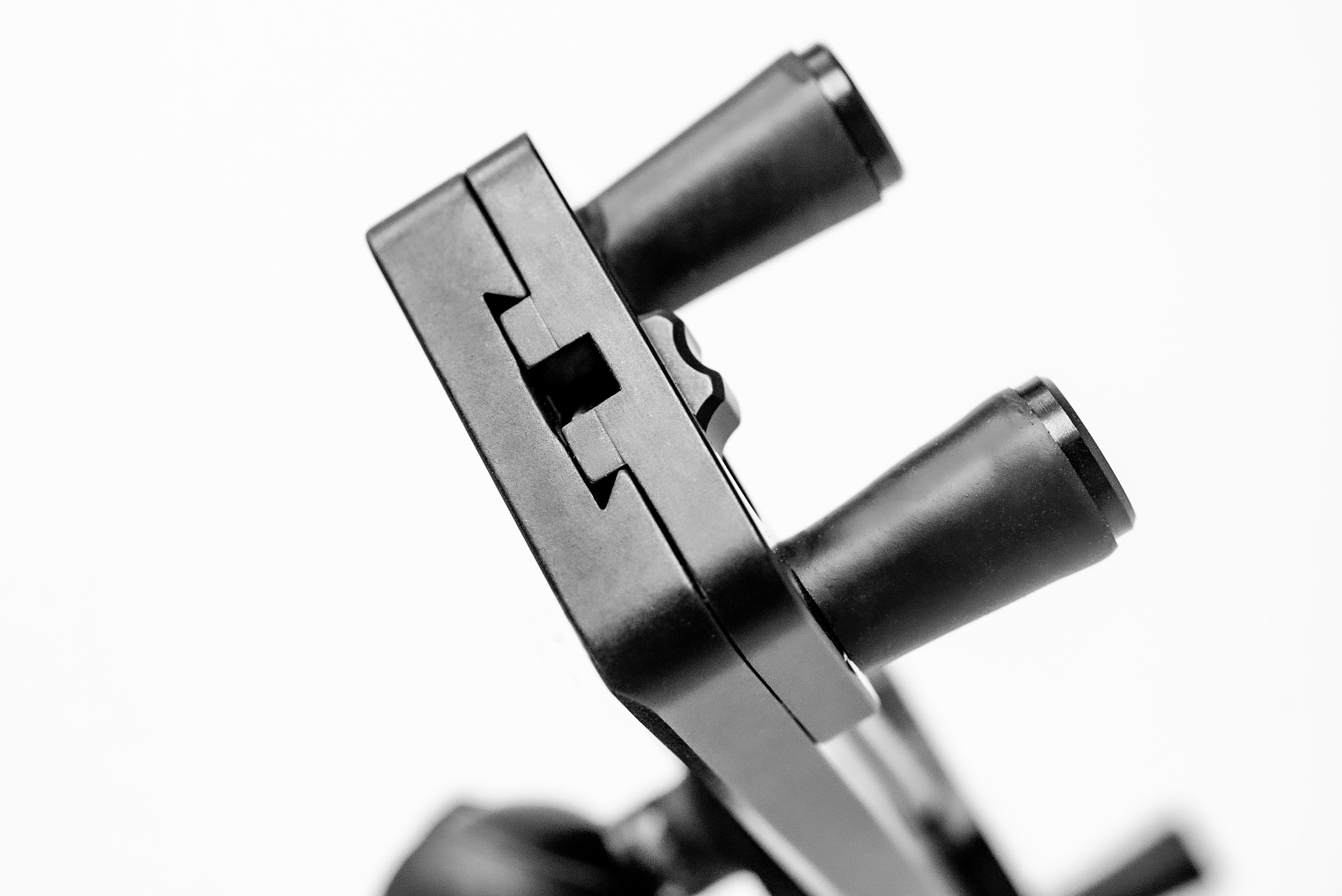 Hondo Garage Big Squeeze Tablet Mount