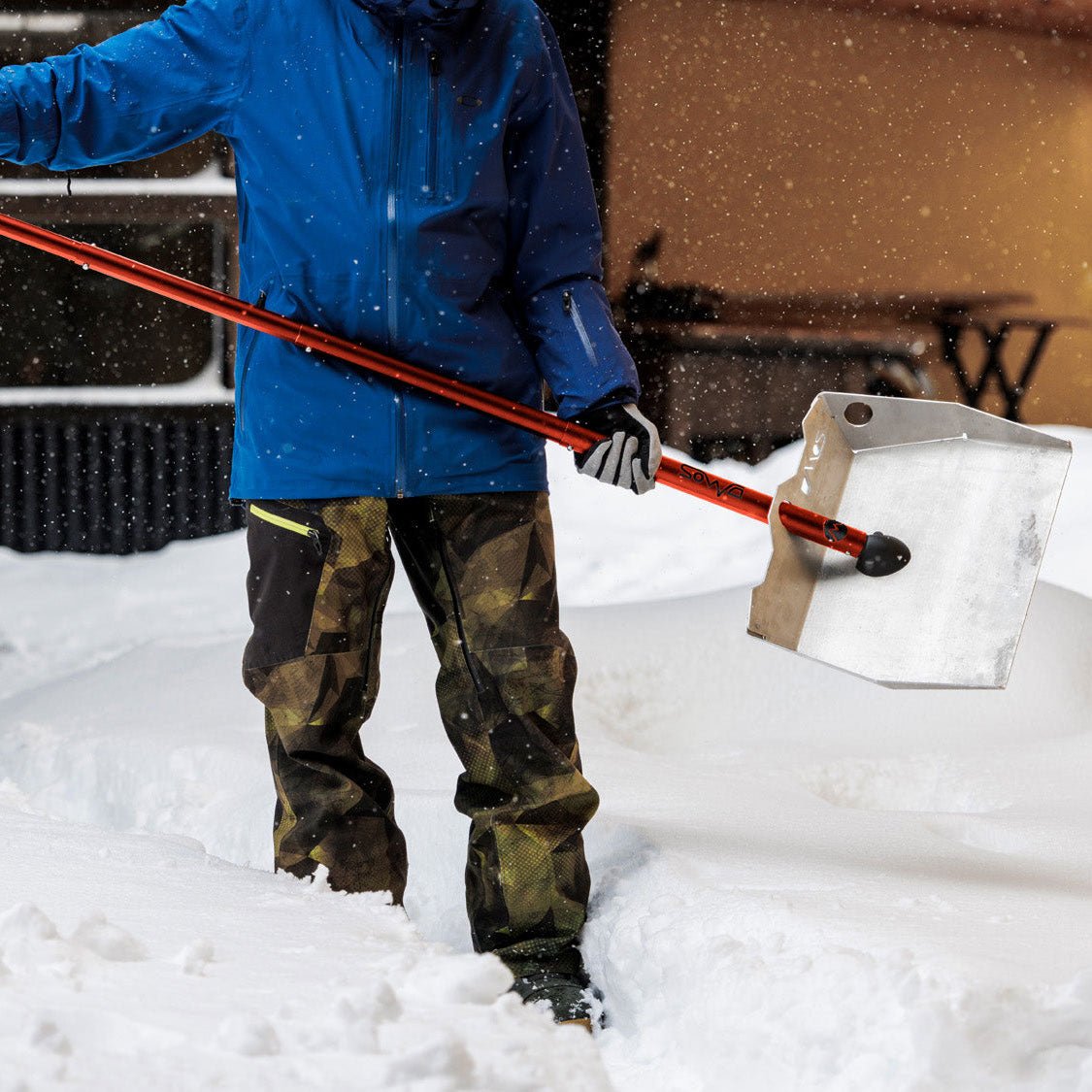 the-alpha-shovelthe-alpha-shoveldmos-pro-shovel-toolsred-handle-with-silver-logo-2565689 - NVMOS