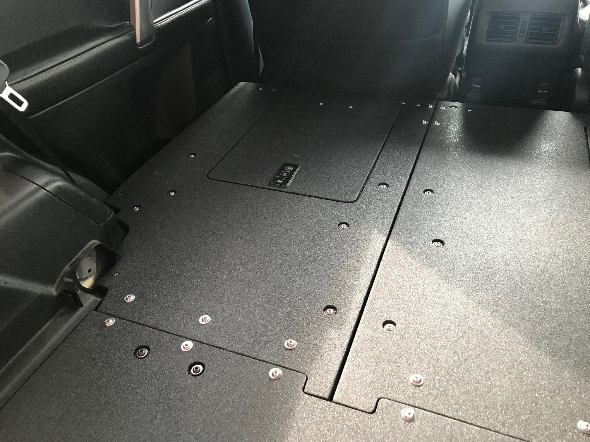 丰田 4Runner 2010-2024 第五代 - 第二排座椅拆卸板系统