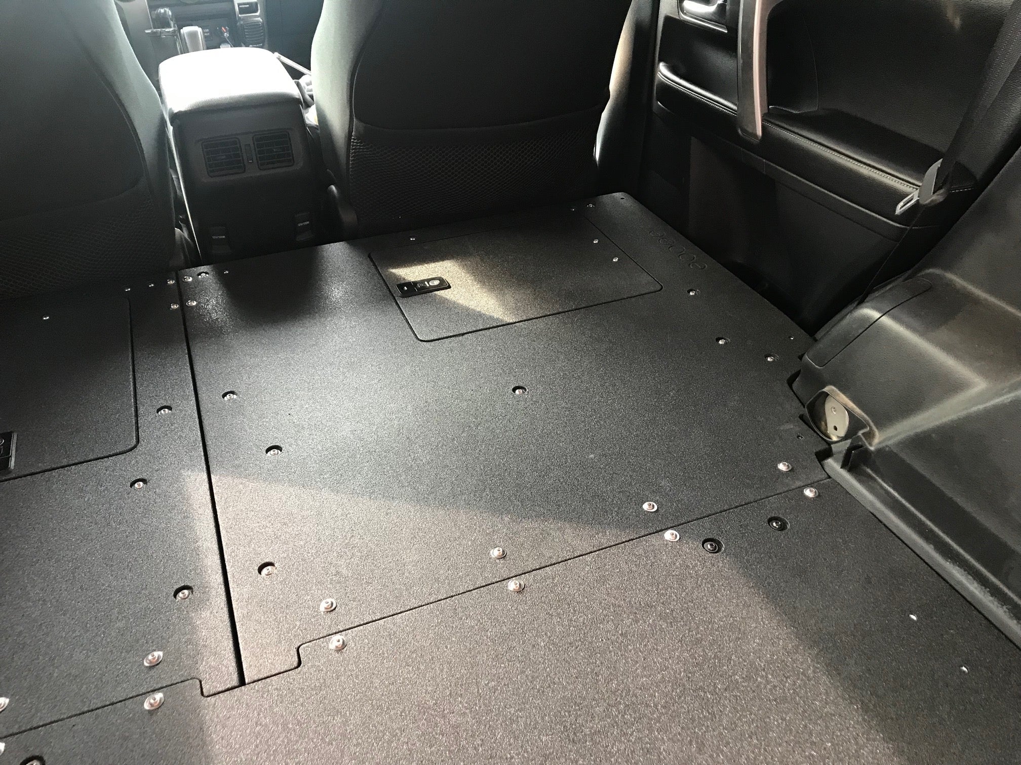 丰田 4Runner 2010-2024 第五代 - 第二排座椅拆卸板系统